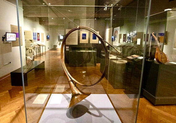 Piqueur- oder Parforcehorn, Christoph Wilhelm Liebel, 1799, Messing, Wartburg-Stiftung Kunstsammlung, Inv.-Nr. KW0232