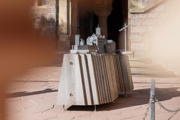 Burgmodell im zweiten Burghof