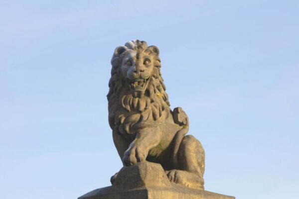 Der Löwe auf dem südlichen Giebel des Palas der Wartburg, Wartburg-Stiftung, Fotothek